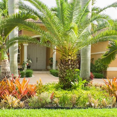 Yuli'S Home Miami Exterior photo